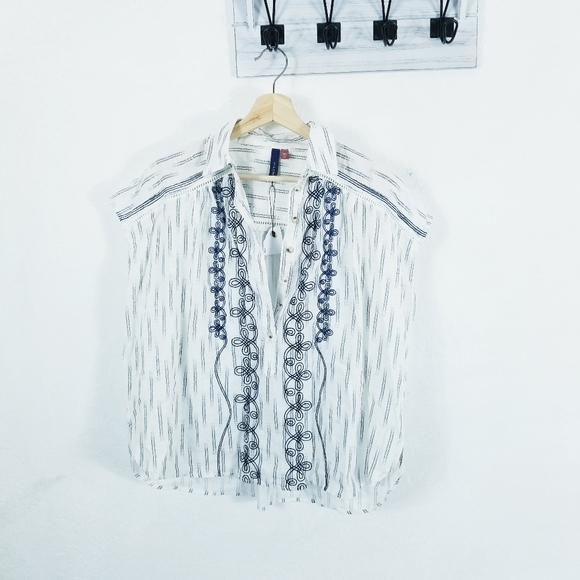 SOLD - Picture 3 of 11